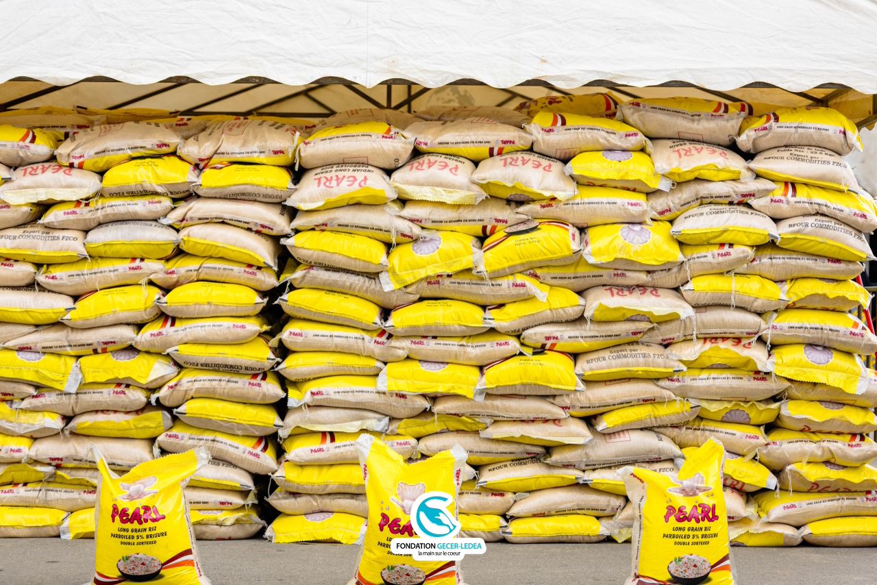 Image 5 - R𝐞𝐦𝐢𝐬𝐞 𝐝𝐞 𝐯𝐢𝐯𝐫𝐞𝐬 𝐚𝐮 𝐩𝐫𝐨𝐟𝐢𝐭 𝐝𝐞 𝟒 𝟎𝟎𝟎 𝐦𝐞́𝐧𝐚𝐠𝐞𝐬 𝐯𝐮𝐥𝐧𝐞́𝐫𝐚𝐛𝐥𝐞𝐬 𝐝𝐞 𝐥𝐚 𝐜𝐨𝐦𝐦𝐮𝐧𝐞 𝐝’𝐀𝐛𝐨𝐛𝐨